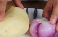 土豆烧洋葱详细做法（土豆烧洋葱的做法视频）