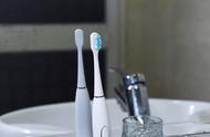 怎么用电动牙刷正确刷牙（正确刷牙的八个步骤图动画）