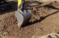 挖机削坡图解（挖机开槽削坡教程）