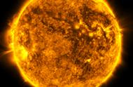 太阳表面温度约多少摄氏度视频（太阳表面温度约为什么摄氏度）