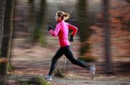 45岁以上的女人适合跑步吗（女人长期跑步的好处）