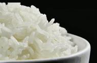 泰国香米一碗米放多少水（泰国香米煮饭多少克米加多少水）