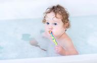 一岁的小孩怎么刷牙（一岁多孩子怎样刷牙）