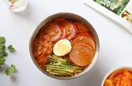 正宗的韩国冷面汤的做法（韩国冷面汤的正宗熬制法）