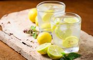 怎样喝柠檬水才能减肥（个人喝柠檬水可以减肥吗）