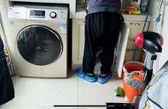 怎么用洗衣机洗衣服步骤视频（用洗衣机洗衣服的正确方法）
