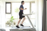 在家跑步机跑步减肥的正确方法（跑步机快速减肥的最好方法）
