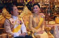 泰国国王三任妻子照片（泰国国王夫人照片）