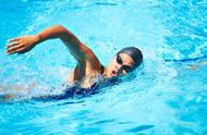 自由泳侧身移臂动作技巧（自由泳教学自由泳的侧身移臂）