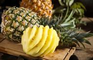 凤梨与菠萝的营养价值区别在哪（菠萝和凤梨在营养上有什么区别）