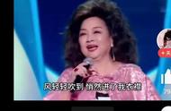 吹吧吹吧让风吹吧歌曲女生版（吹吧吹吧让风吹吧是哪首歌歌词）