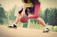篮球基本功训练计划（篮球规则300条）
